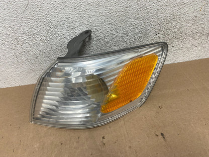 2000 - 2001 Toyota Camry Front Left Driver Lh Turn Signal AE5959 DW0