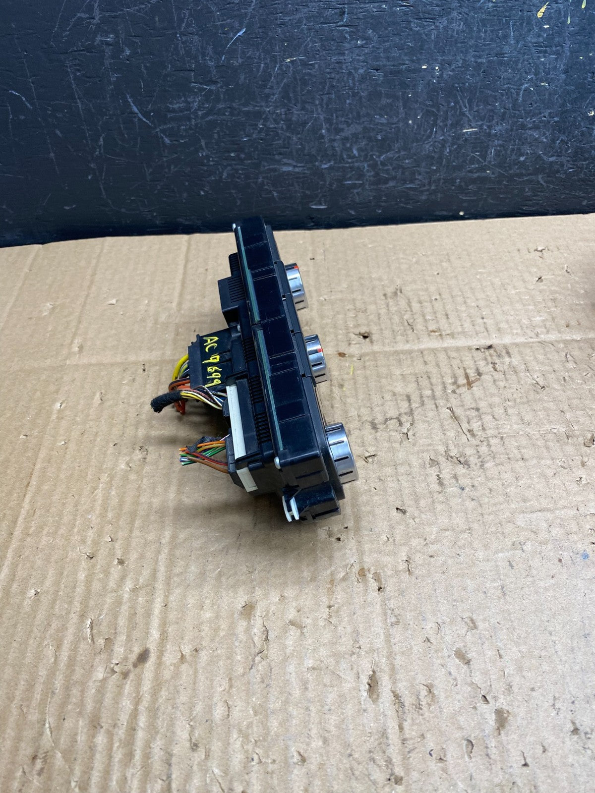 2009 - 2011 Volkswagen CC Center Climate Control Panel AC Heater ac9599 DG1