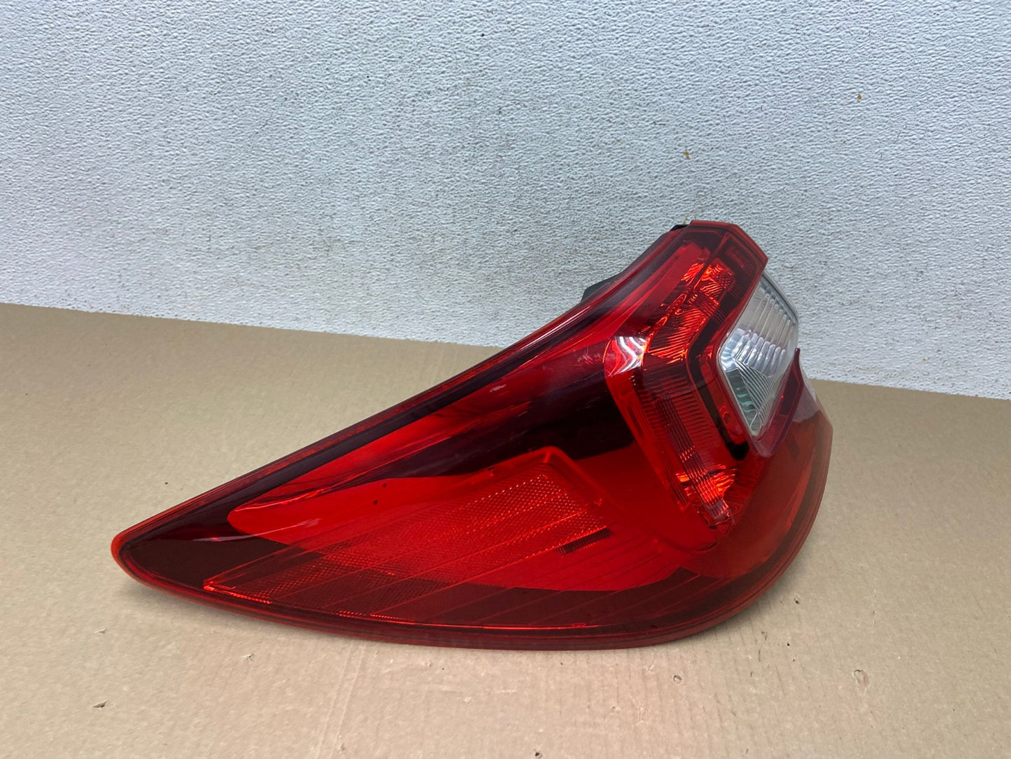 2015 - 2019 Subaru Outback Left Driver LH Tail Light AE6964 LK2