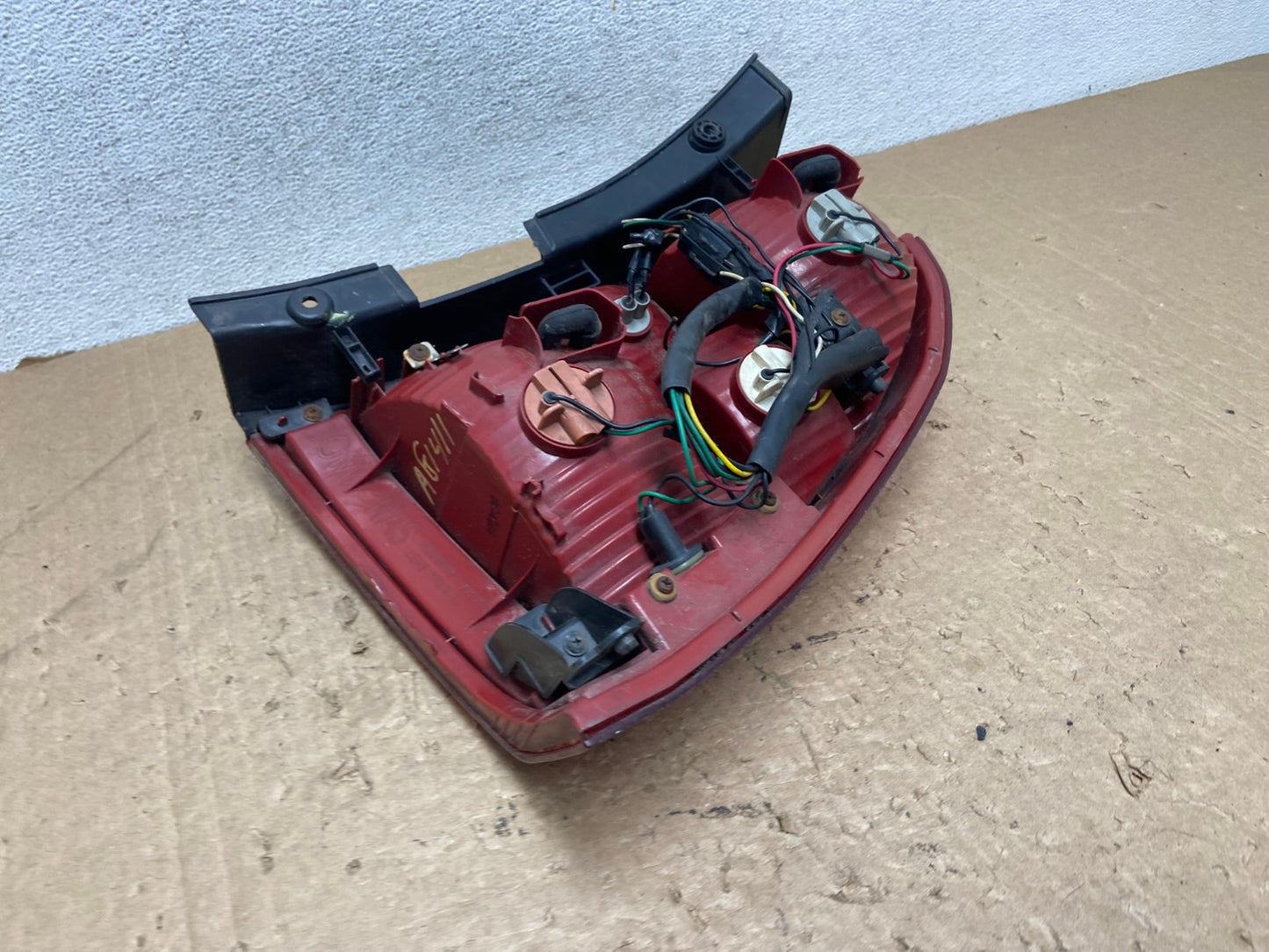 2005 to 2008 Kia Sportage Left Driver Side LH Side Tail Light AG1411 LK7