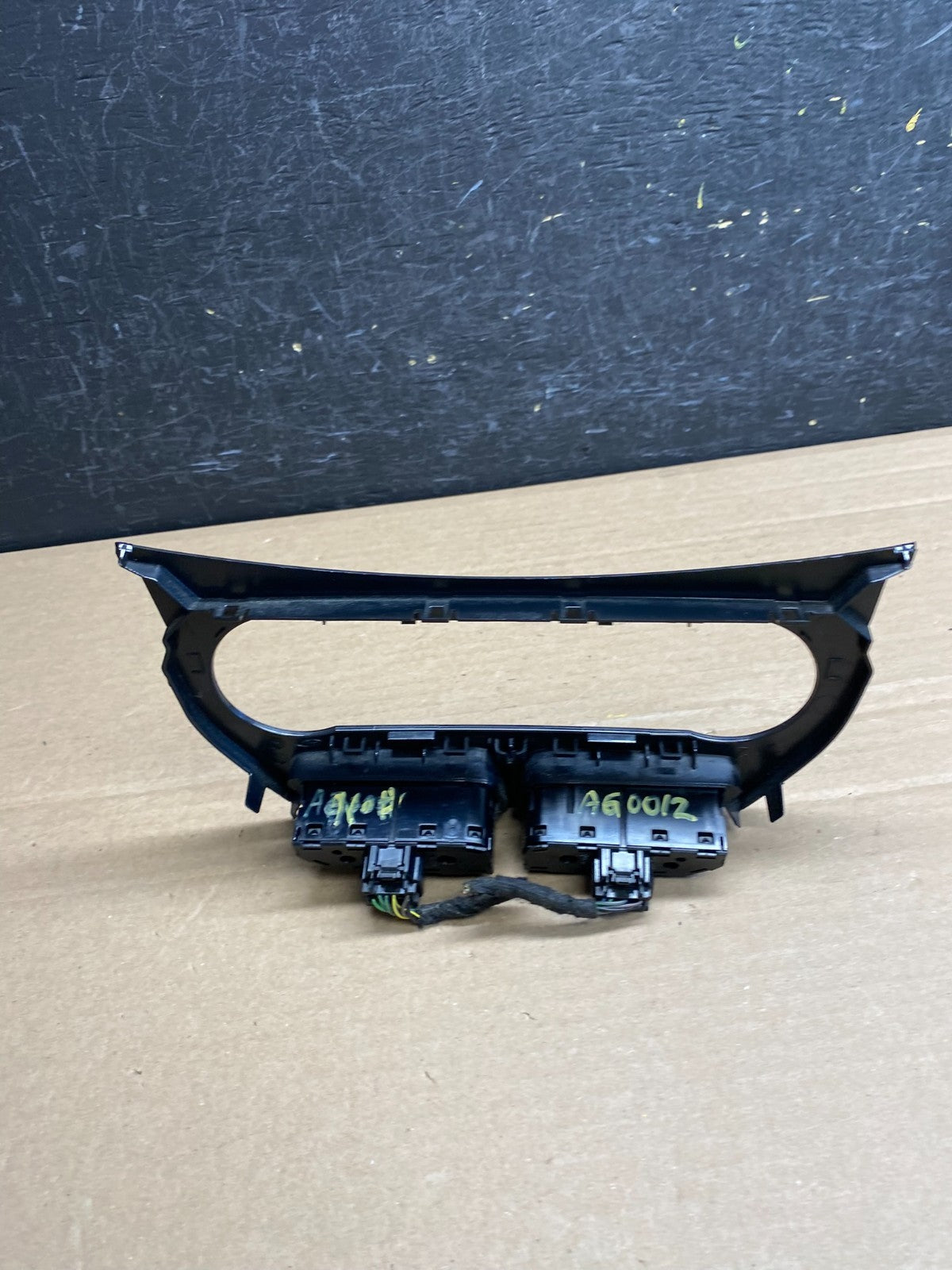 2013 to 2016 Ford Escape Climate Control Bezel CJ54-18522-BC AG00123