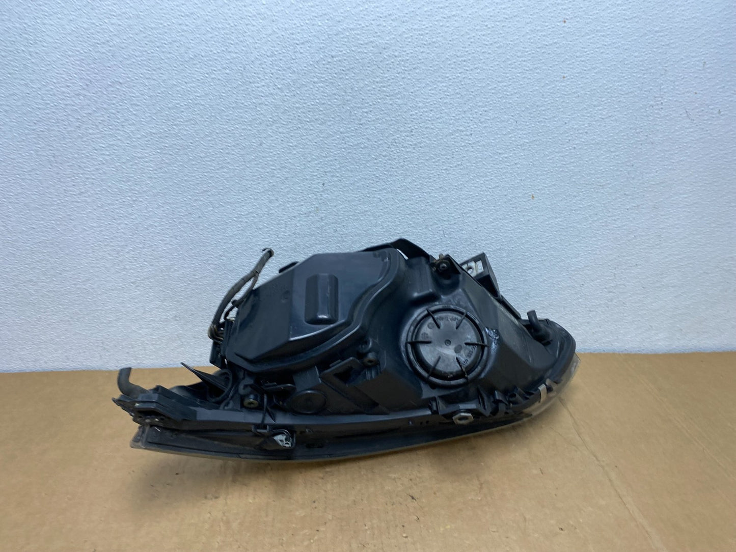2004 to 2007 BMW 525i 5 Series Headlight Right Passenger Xenon AFS AC8564 DW4
