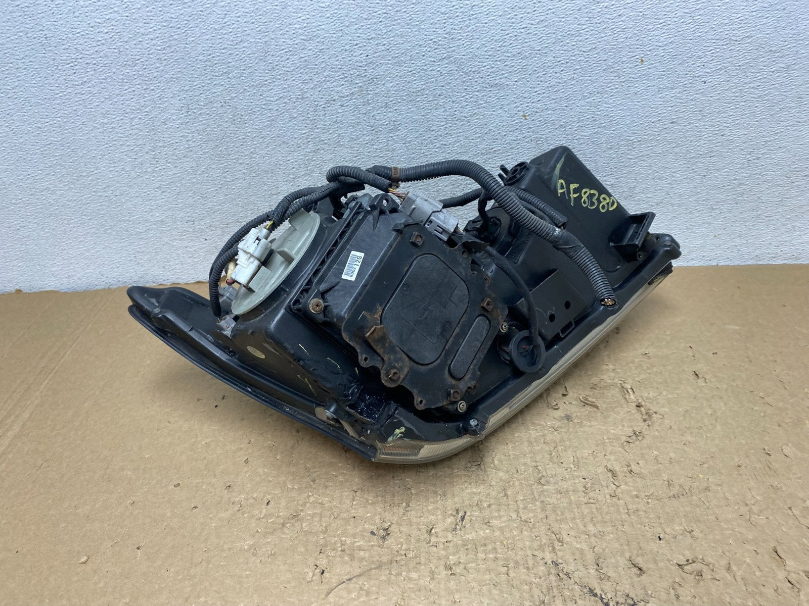 2004 to 2009 Lexus RX330 RX350 Xenon Left Driver Side Headlight AF8380 DW6
