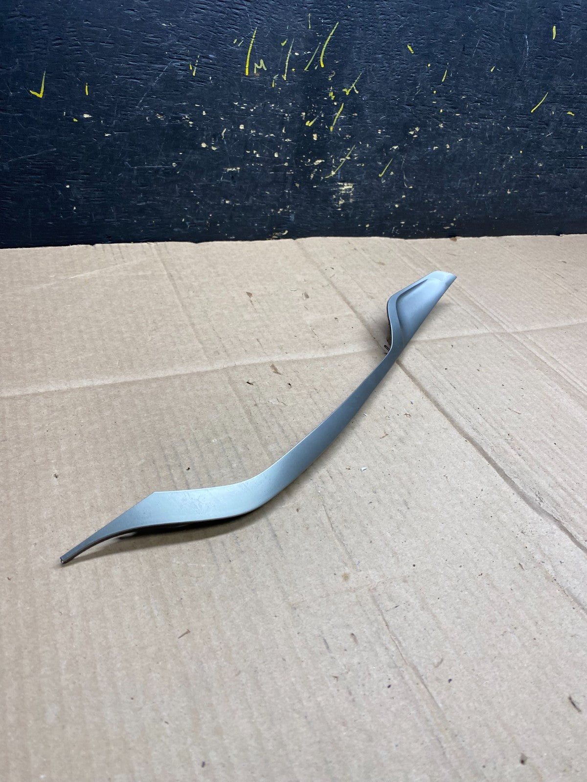 2010 - 2012 Lincoln MKZ Center Console Driver Left Silver Trim OEM aa4604 DG1