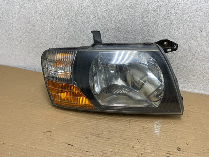 2000 to 2004 Mitsubishi Montero Pajero Right Passenger RH Headlight AG9054 DW0