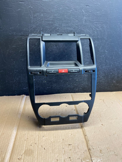 2008-2012 Land Rover LR2 Center Radio Climate Dash Air Vent Bezel ai2677 DG0