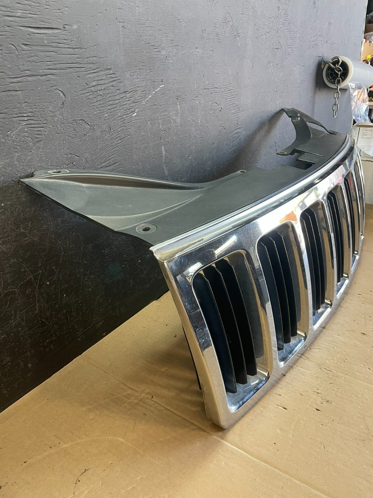 2008 2009 2010 Jeep Grand Cherokee Front Upper Grill Grille AD5761 DG2