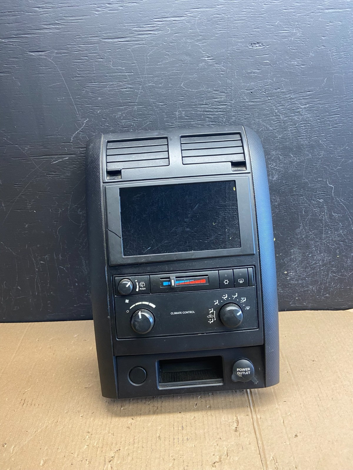 2001 to 2005 Dodge Durango Temperature Climate Control A/C Heat Dash AE38710