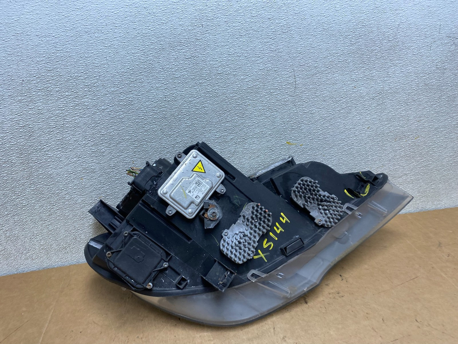 2011 to 2013 BMW X5 Left Driver LH Side Headlight Xenon HID OEM X5144 DW9