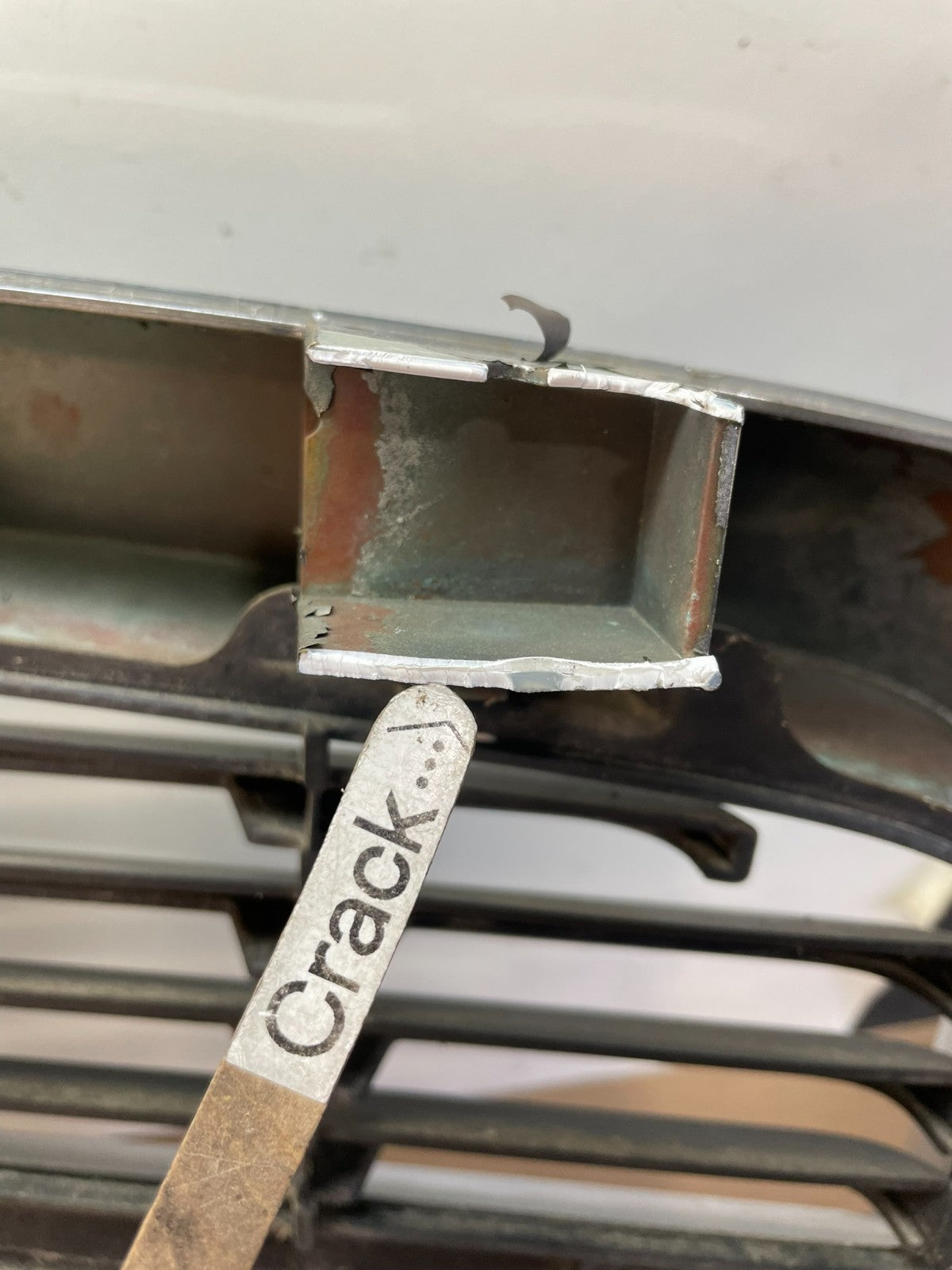 2004 to 2006 Dodge Durango Front Upper Chrome Grill Grille AF8497 DG5