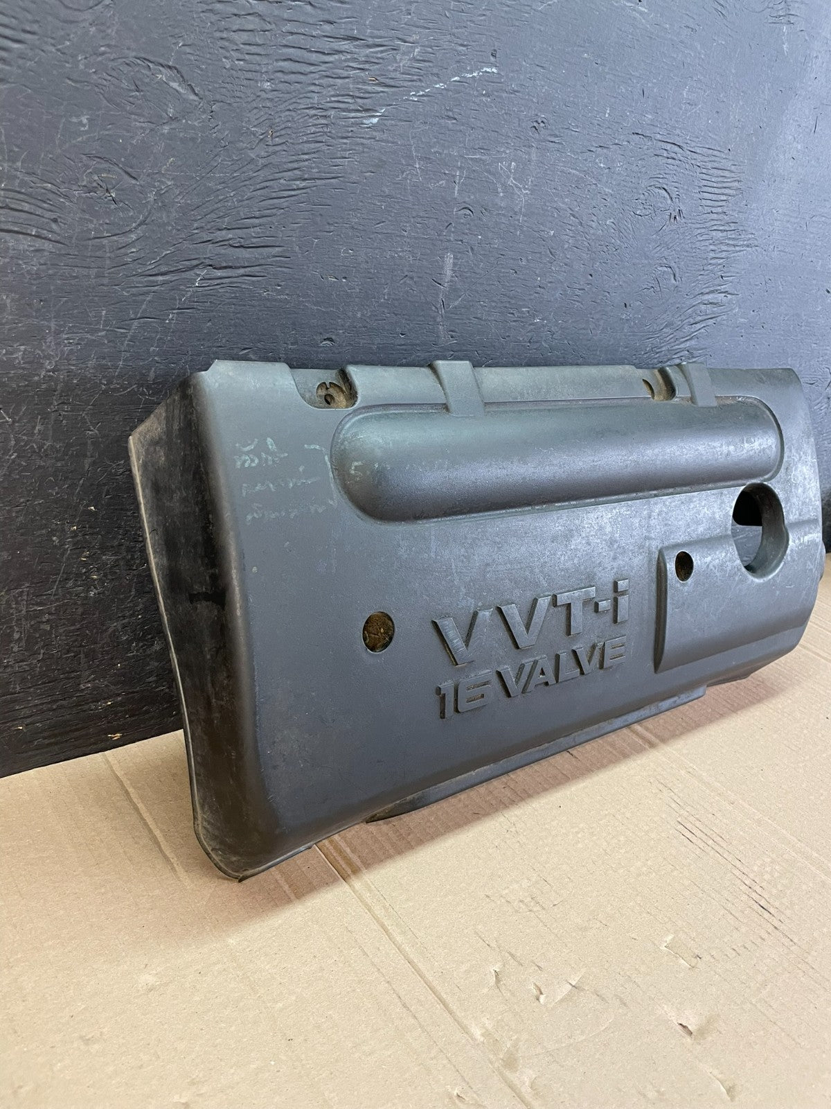 2005 to 2008 Toyota Corolla Matrix 1.8L Motor Engine Cover AD8618 DG2