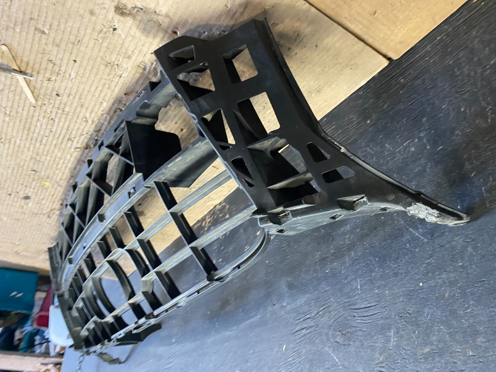 2007 2008 2009 Audi Q7 Front Bumper Cover Grill Support Reinforcement S5873 DG2