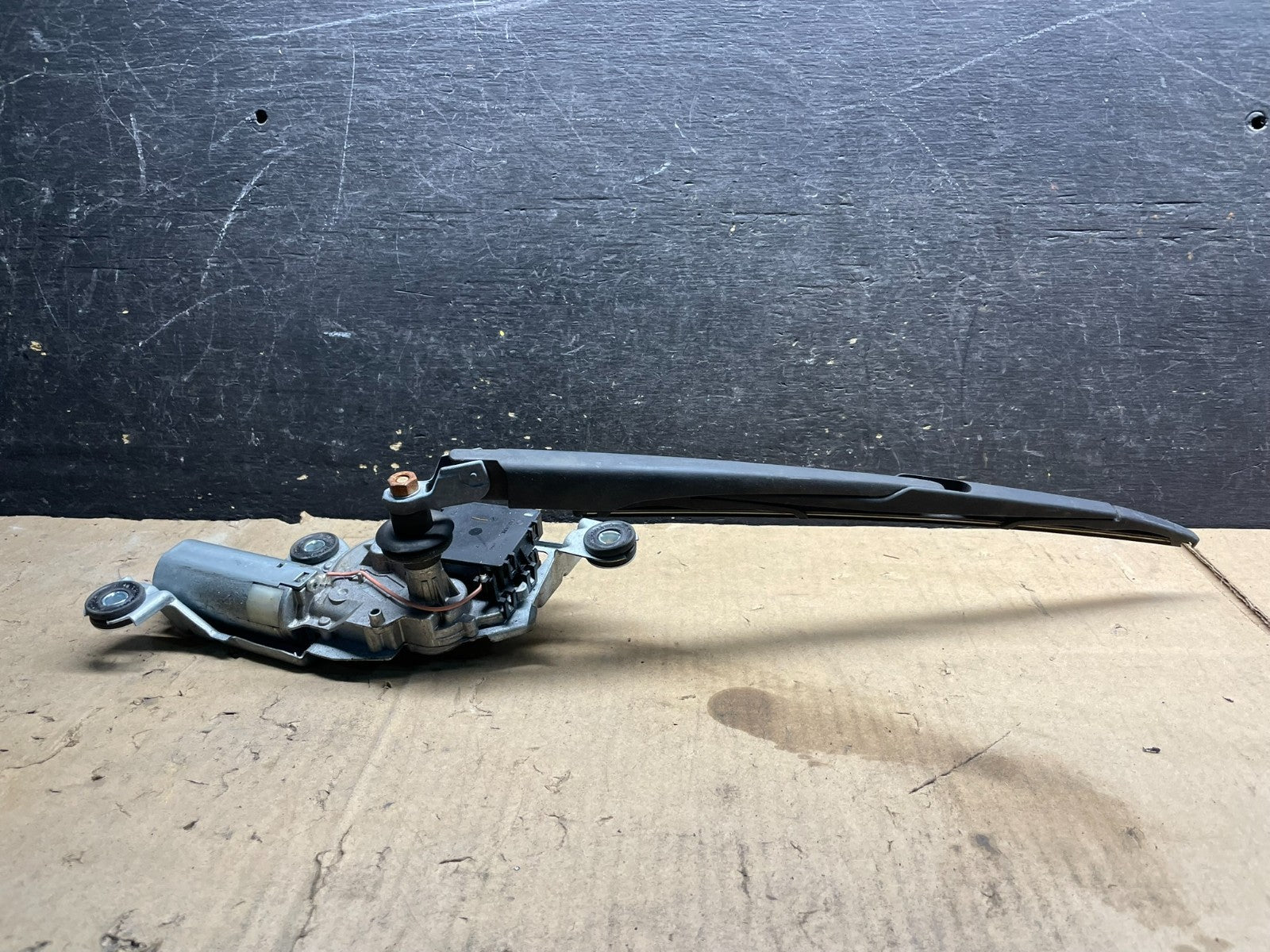 2004 to 2010 BMW X3 E83 Rear Windshield Wiper Motor OEM W7347 DG3