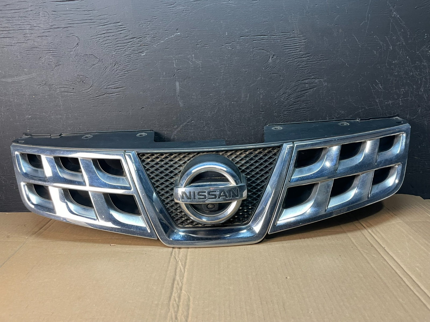 2011 to 2015 Nissan Rogue Front Upper Chrome Grill Grille AC5326 DG0