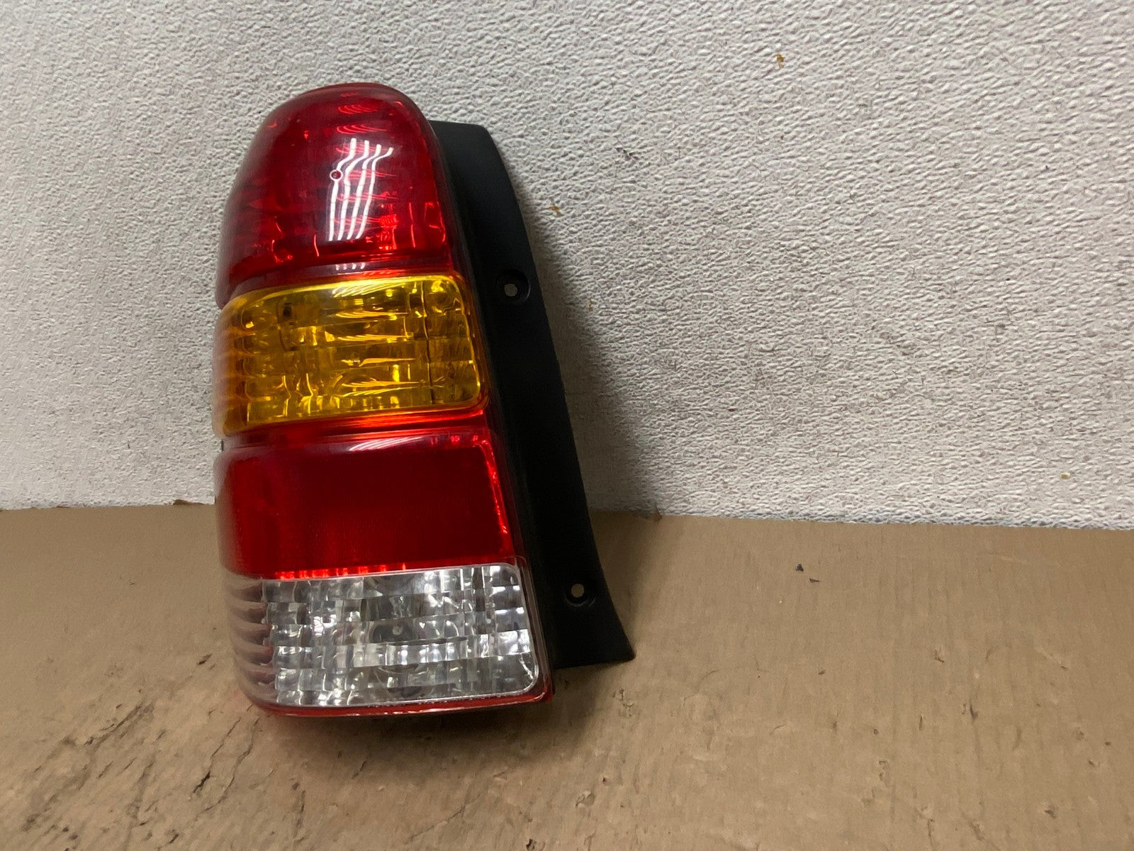 2001 to 2007 Ford Escape Left Driver Lh Side Tail Light Aftermarket AG8094 LK2