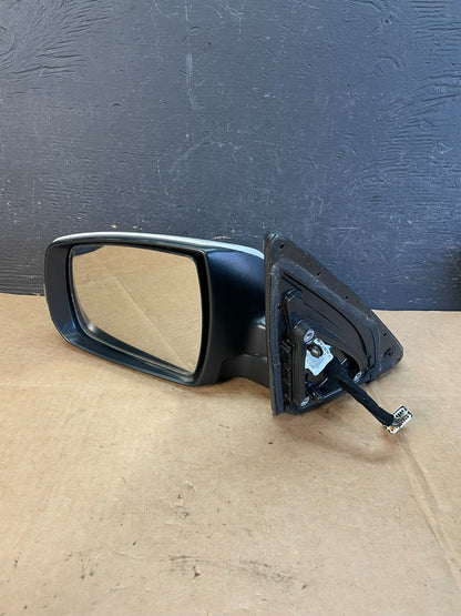 2011 - 2015 Kia Sorento Left Driver Lh Side Door Mirror Turn Signal AE09612