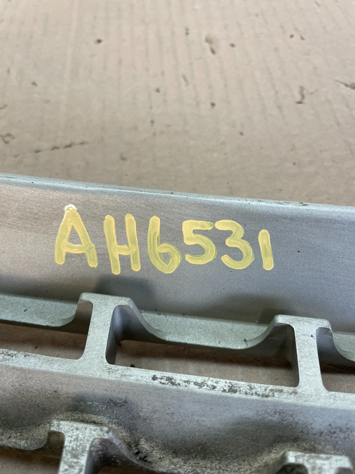 2003 to 2006 Ford Expedition Front Upper Grille Grill AH6531 DG5