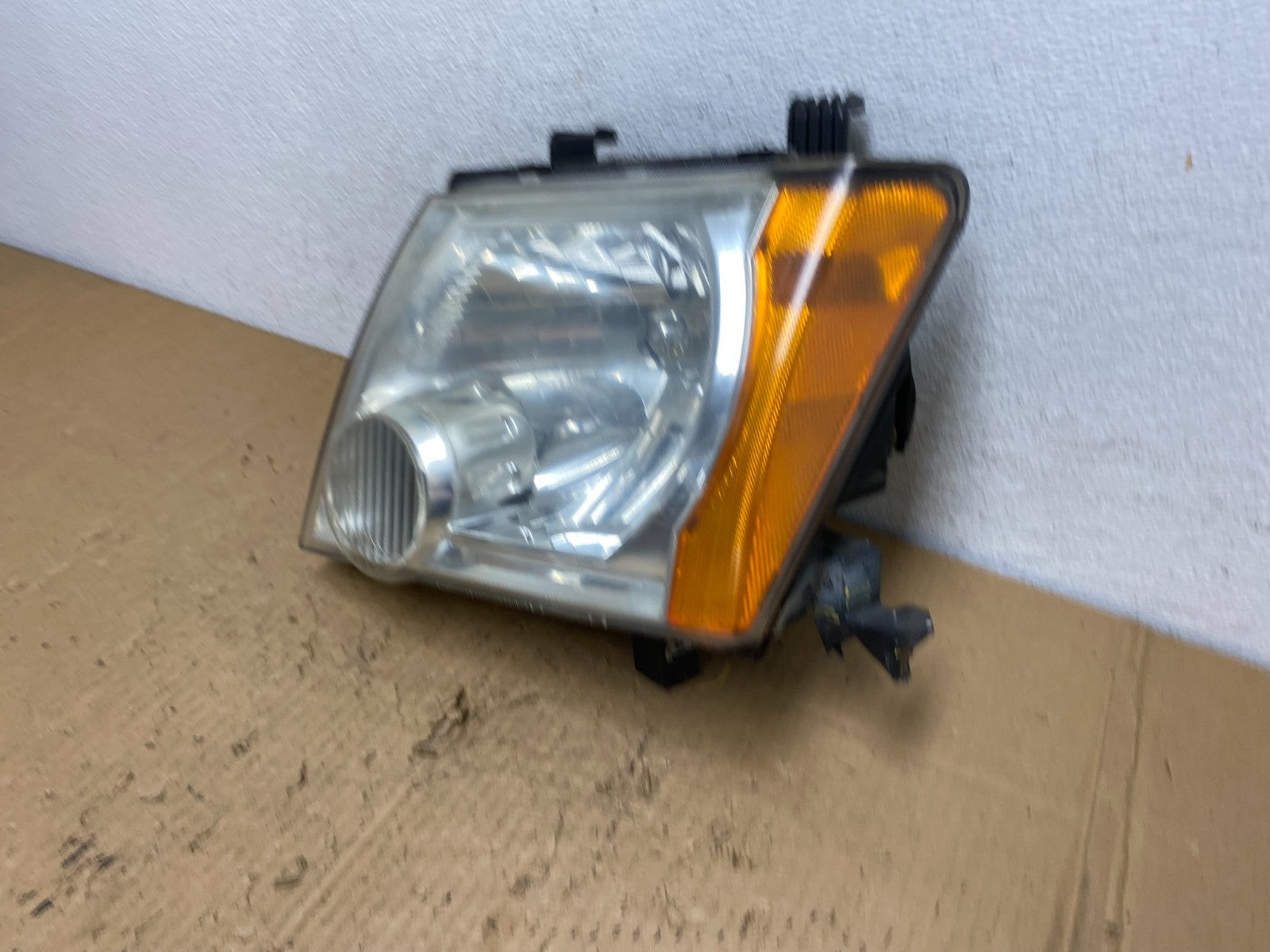 2005 - 2015 Nissan Xterra Driver Left LH Side Headlight AD2477 DW1