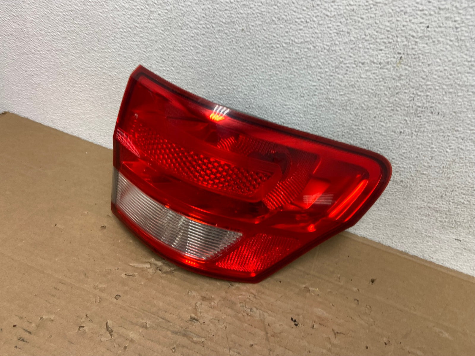 2011-2013 Jeep Grand Cherokee Right Passenger Side Rh Tail Light AD4319 LK1