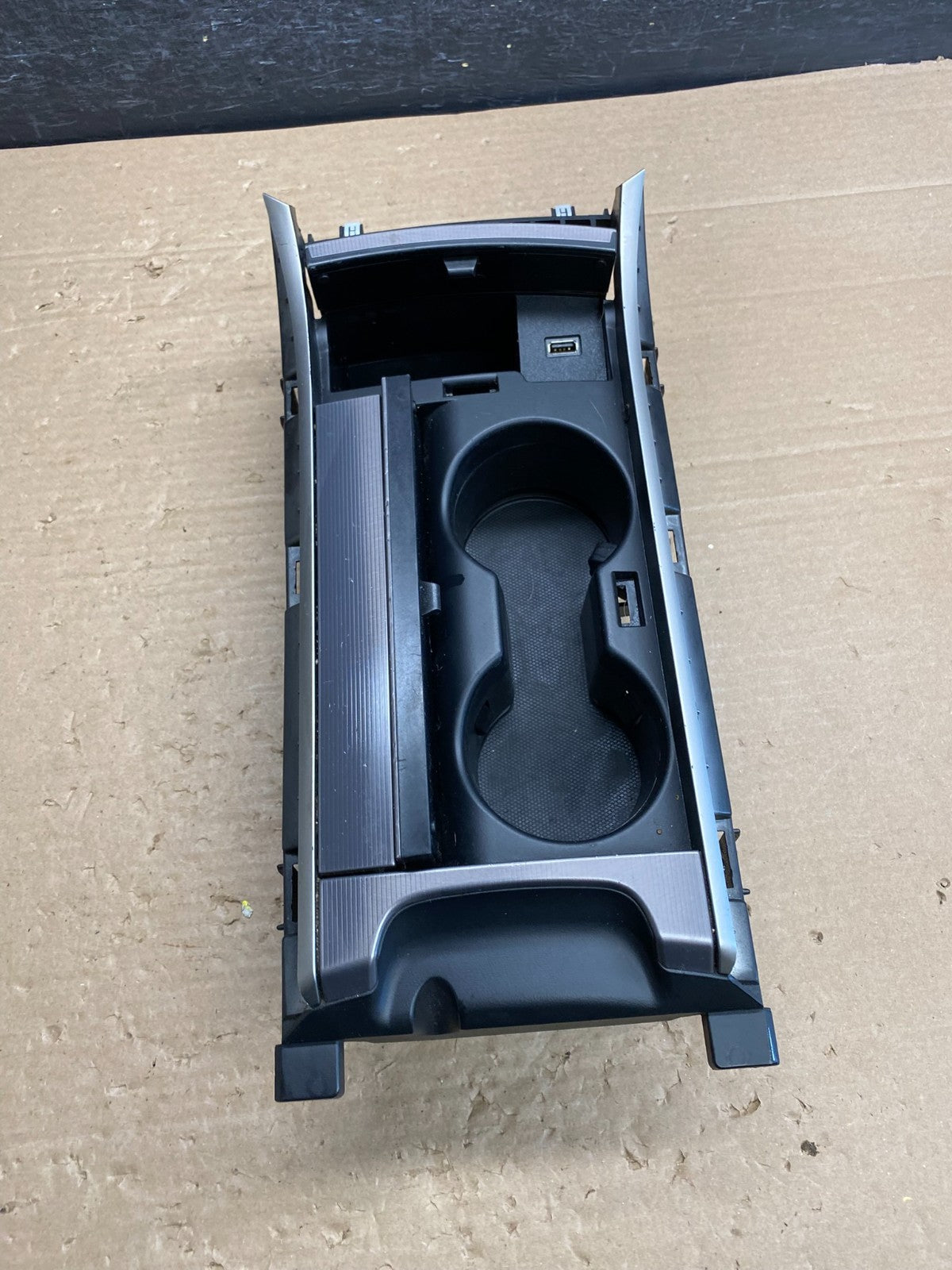 2017 to 2020 Lincoln MKZ Front Center Console Cup Holder Storage ag64391
