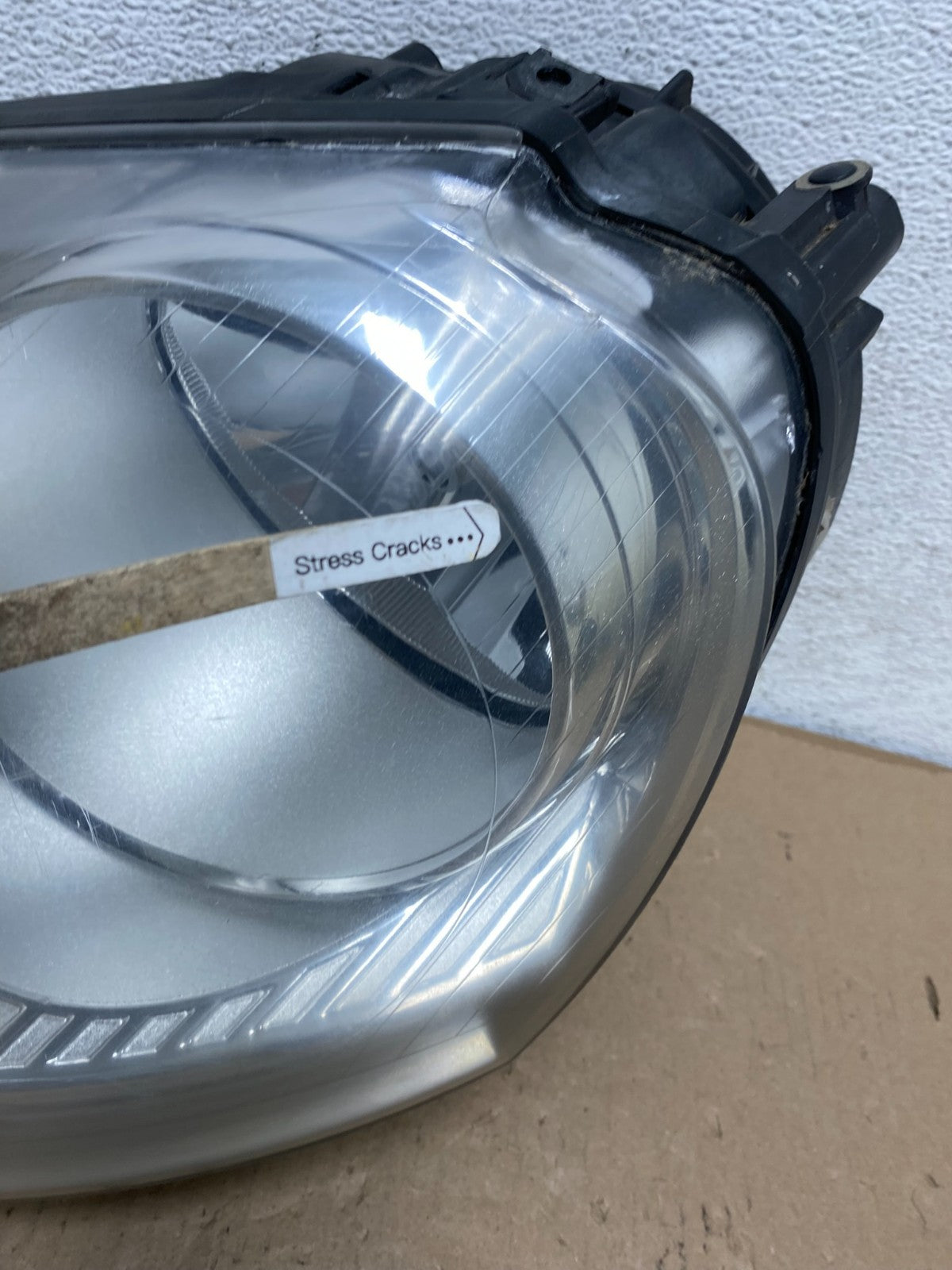 2005 to 2010 Volkswagen Jetta Left Driver LH Side Headlight Halogen AF3224 DW4