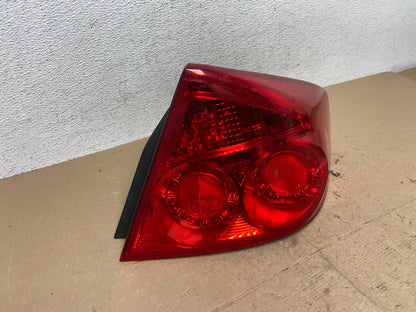 2005 to 2006 Infiniti G35 Right Passenger Side Tail Light AF4981 LK2