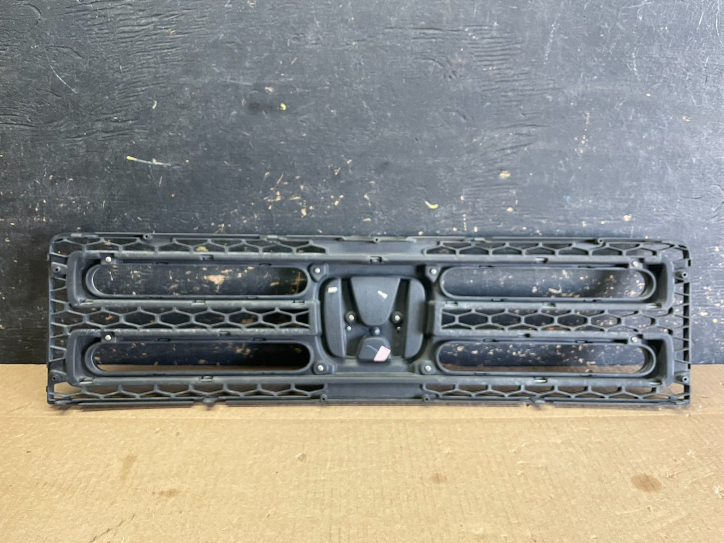 2006 to 2008 Honda Ridgeline Front Upper Grille Grill OEM  AB3018 DG3