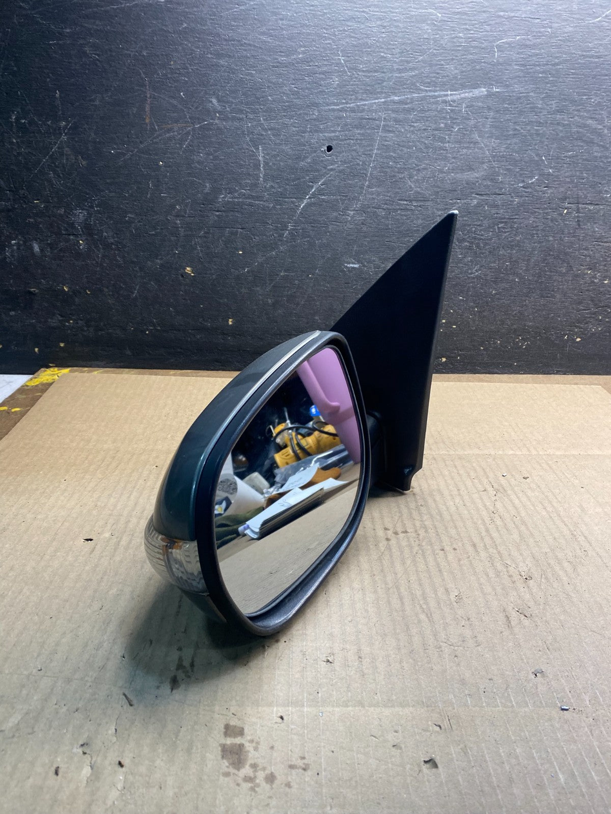 2010 to 2013 Kia Forte Sedan Left Driver LH View Turn Signal Mirror OEM Z5130 MS8