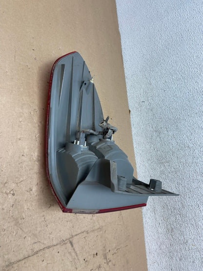 2005 2006 2007 Honda Odyssey Left Driver LH Side Tail Light AG5629 LK4
