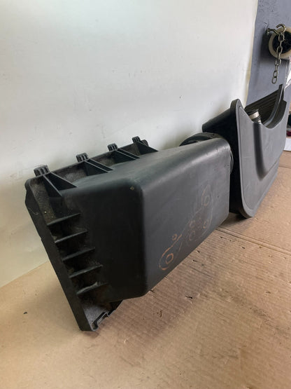 2005-2010 Jeep Grand Cherokee 5.7LHemi Air Cleaner Resonator OE Mopar AG2670 DG2