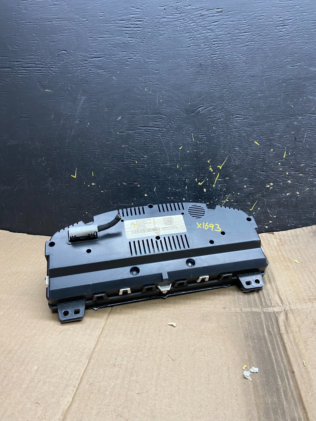 2011 Ford Edge Gauge Speedometer Cluster OEM X1693 DG5