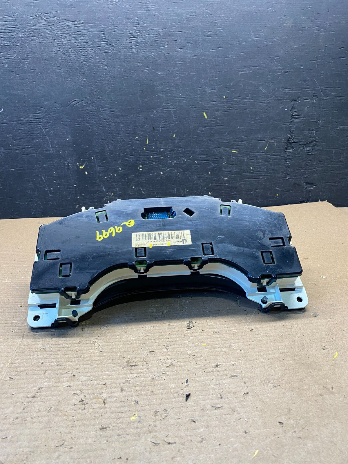 2004 to 2007 Chevrolet Express Speedometer Cluster Gauge OEM Q9699 DG5