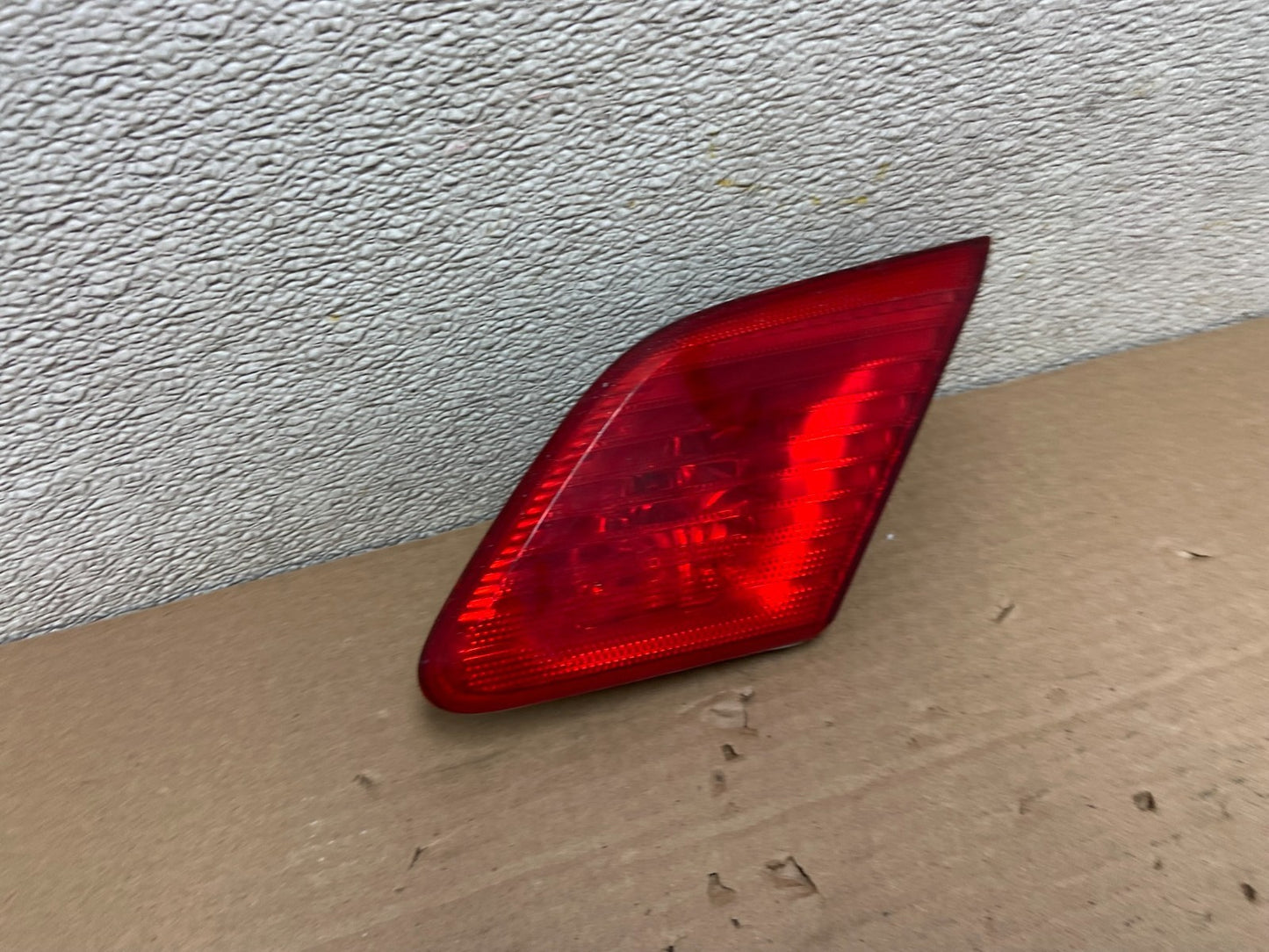 2003 to 2004 Toyota Avalon Right Passenger RH Inner Tail Light OEM AB1036 LK2