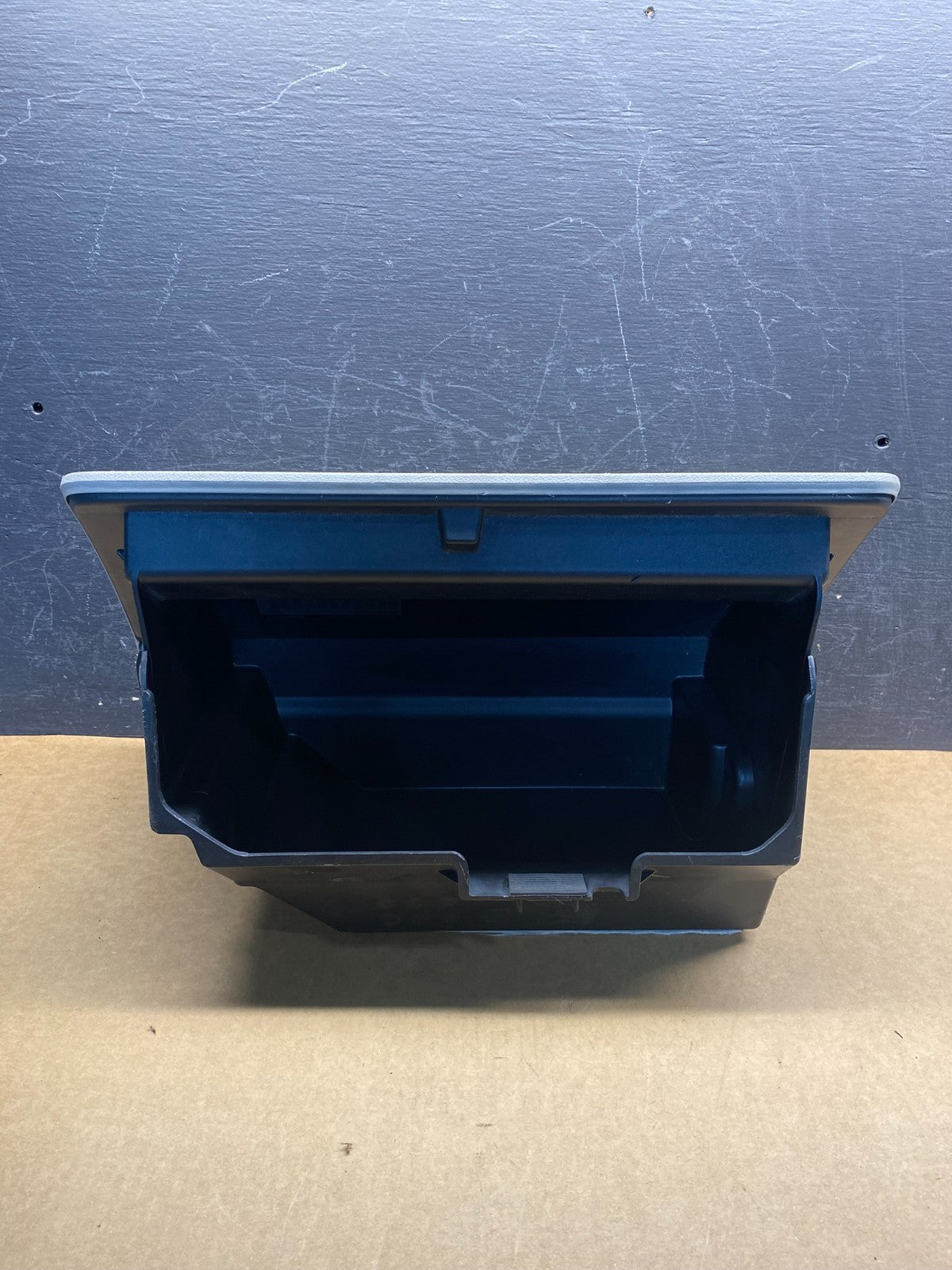 2010-2017 Chevrolet Equinox Right Passenger Side Glove Box ah4967 DG3