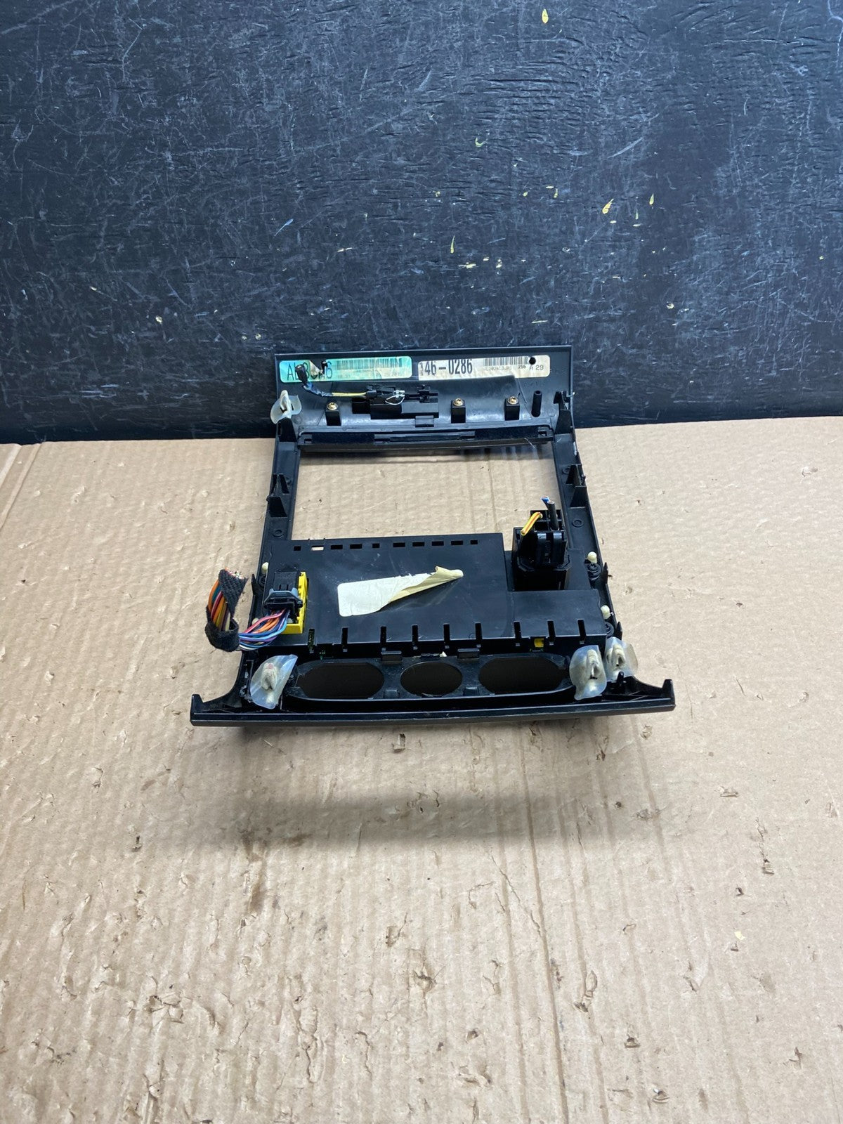 2004 to 2008 Ford F150 Radio Climate Dash Bezel Surround Black af6426 DG4