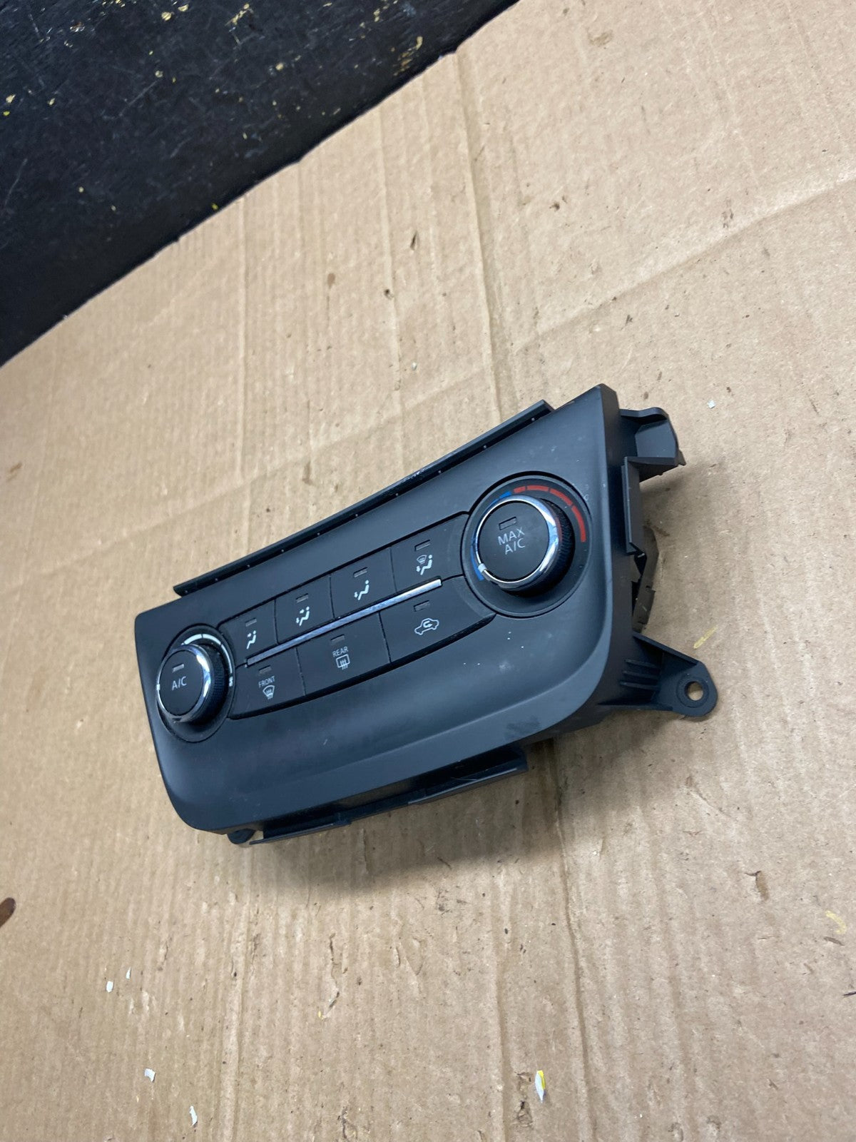 2015-2017 Nissan Sentra Climate Control Unit Heater Ac Temperature AA4890 DG2