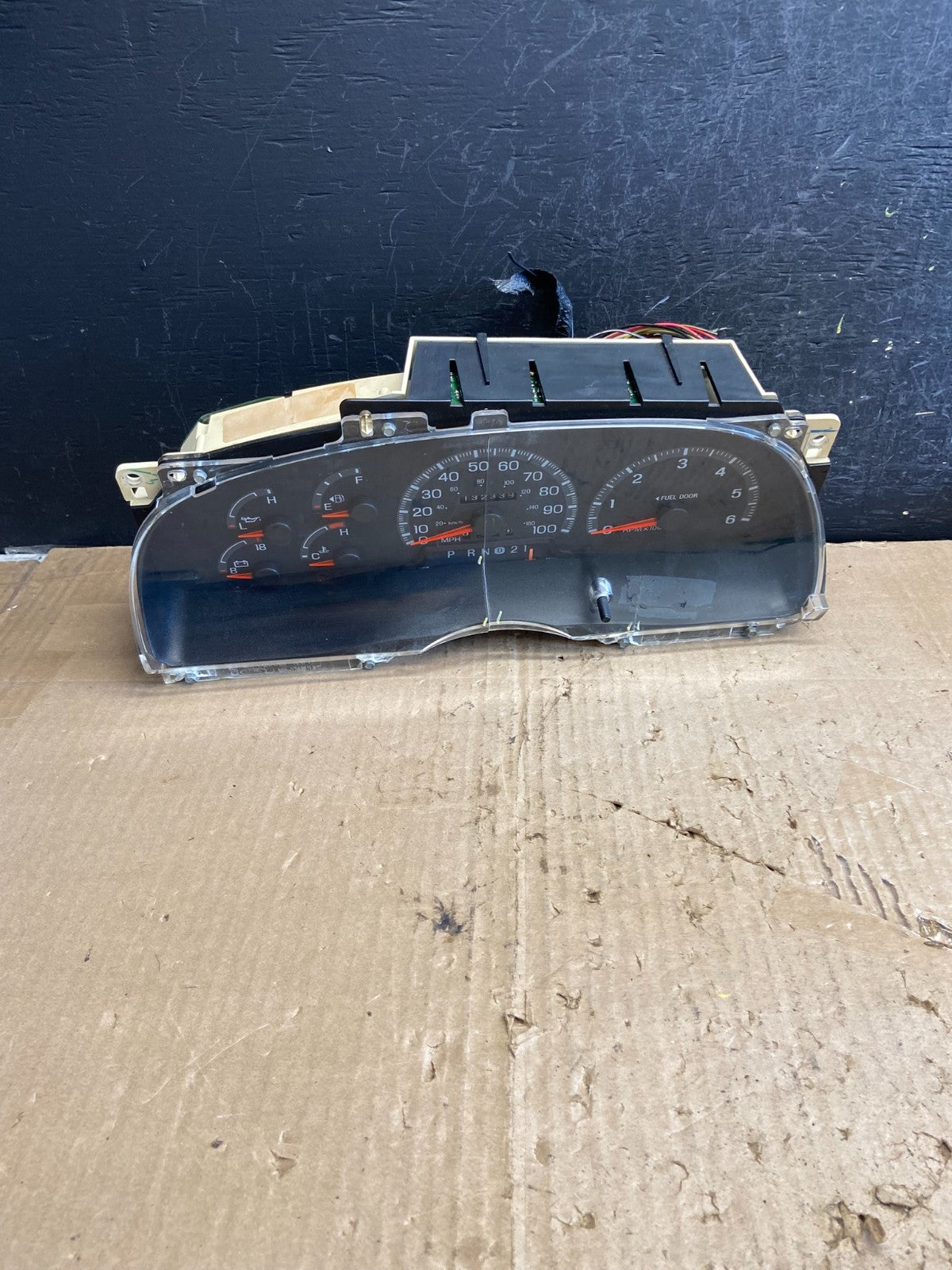1997 - 1998 Ford F150 F-150 Speedometer Cluster Gauge ae2036 DG0