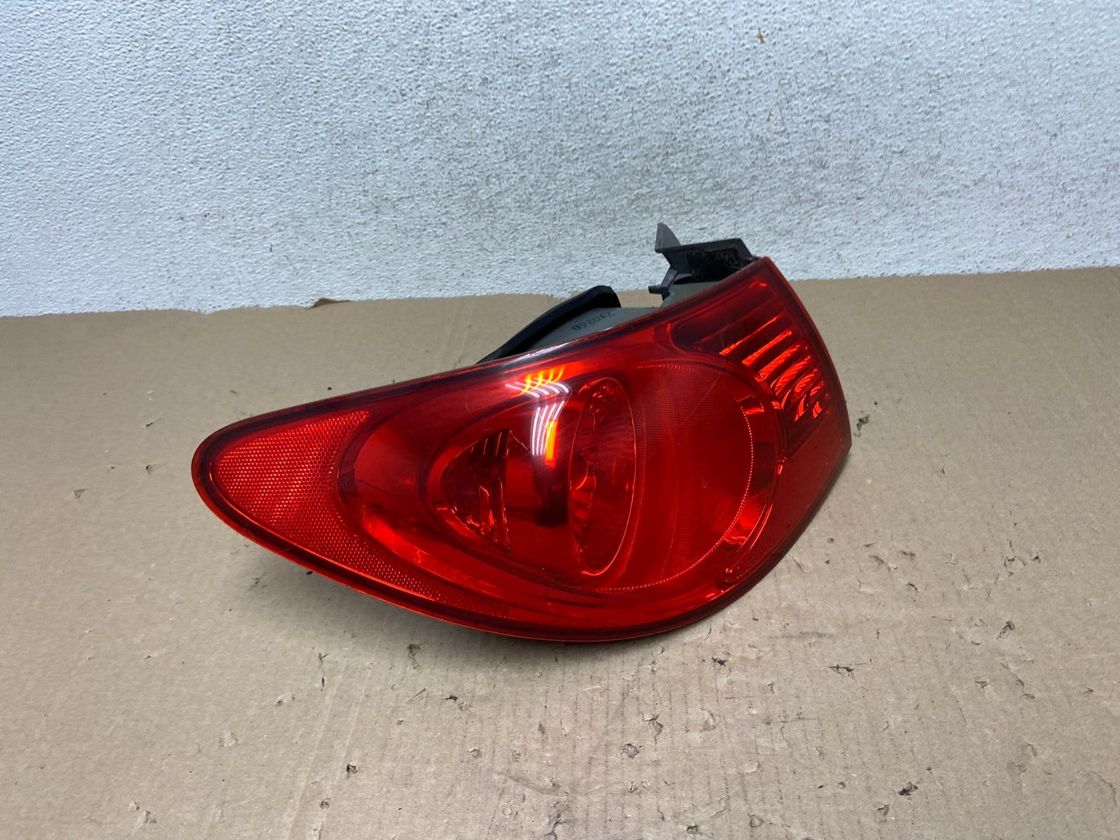 2007 to 2010 Hyundai Elantra Sedan Left Driver Side Tail Light AG6978 LK2