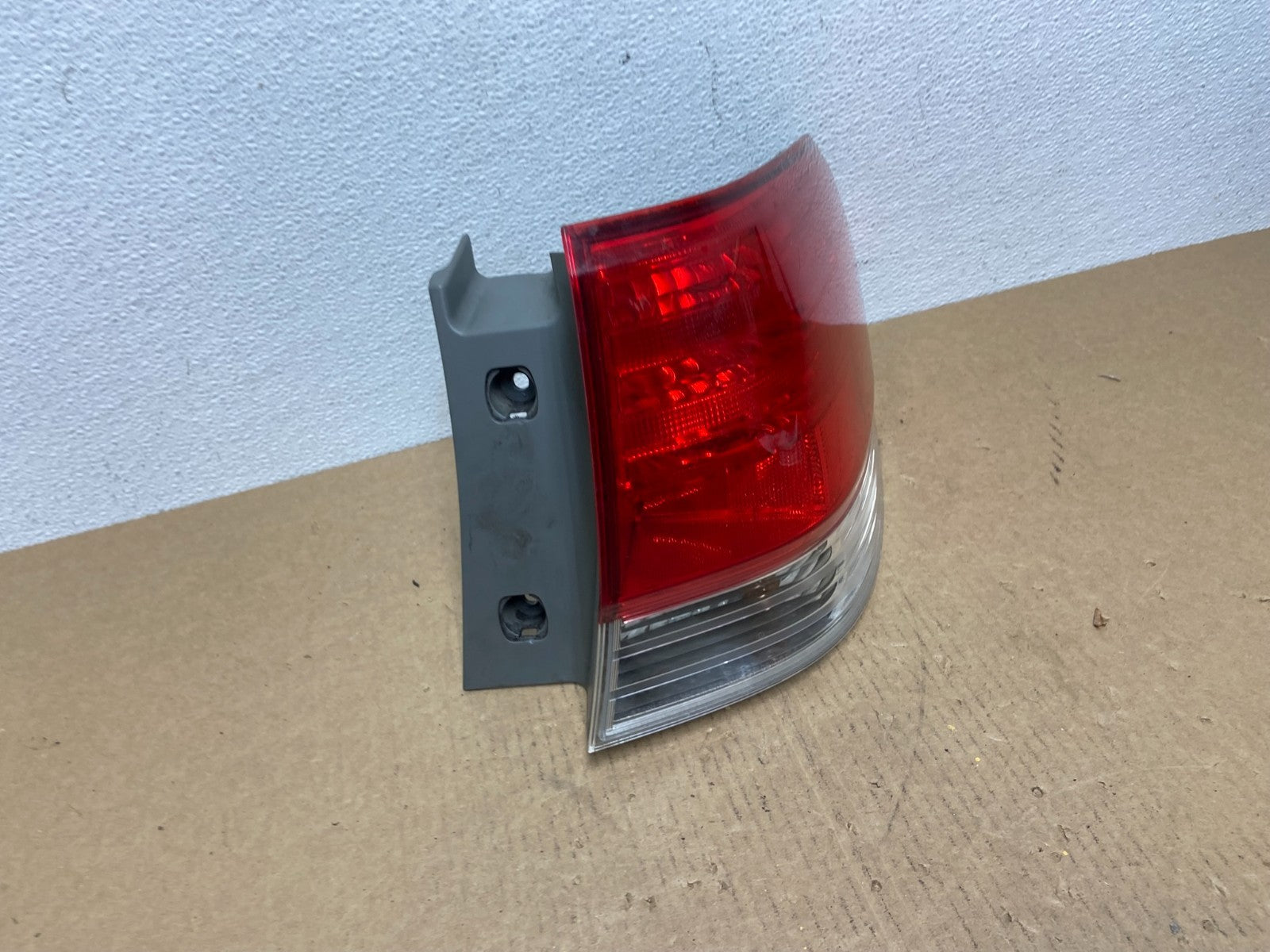 2008 2009 2010 Honda Odyssey Right Passenger Side Tail Light AC1136 DW2