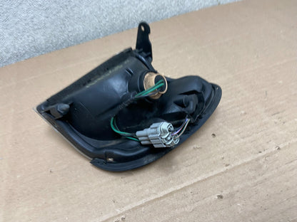 1999 to 2004 Nissan Pathfinder Passenger Corner Park Light Turn Signal AA8656 DW4