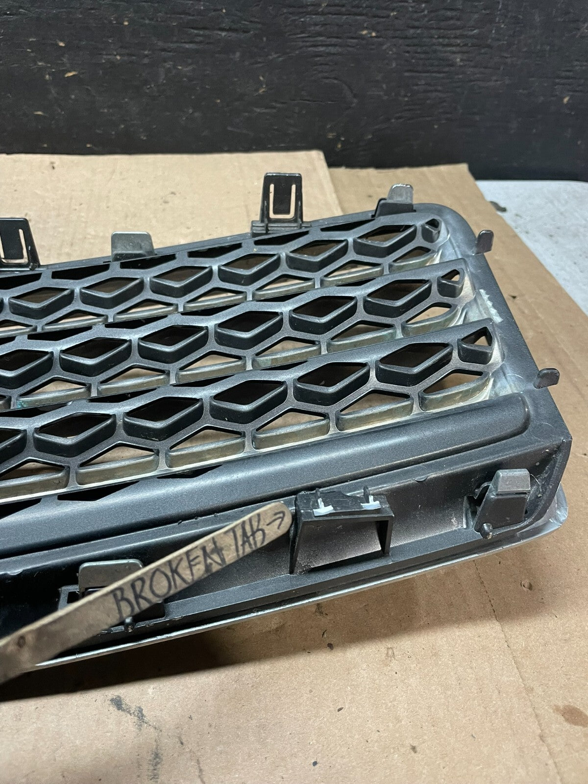 2009 to 2011 Nissan Maxima Front Upper Grill Grille N5666 DG6
