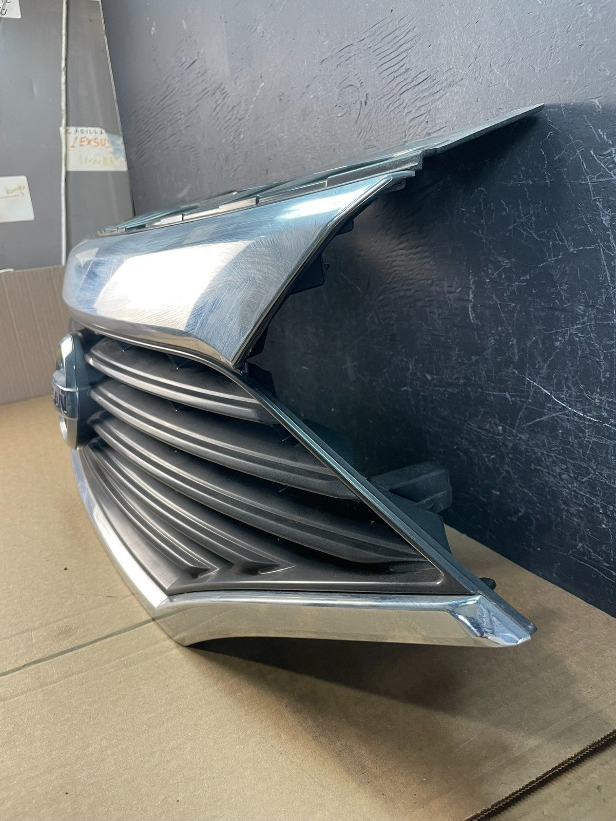 2011 to 2017 Nissan Quest Front Upper Grill Grille AC9968 DG1