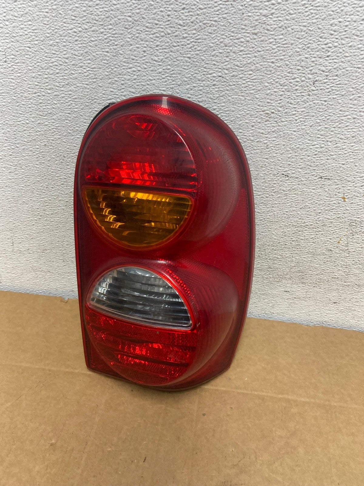2002 2003 2004 Jeep Liberty Right Passenger Rh Side Tail Light AD5357 LK0