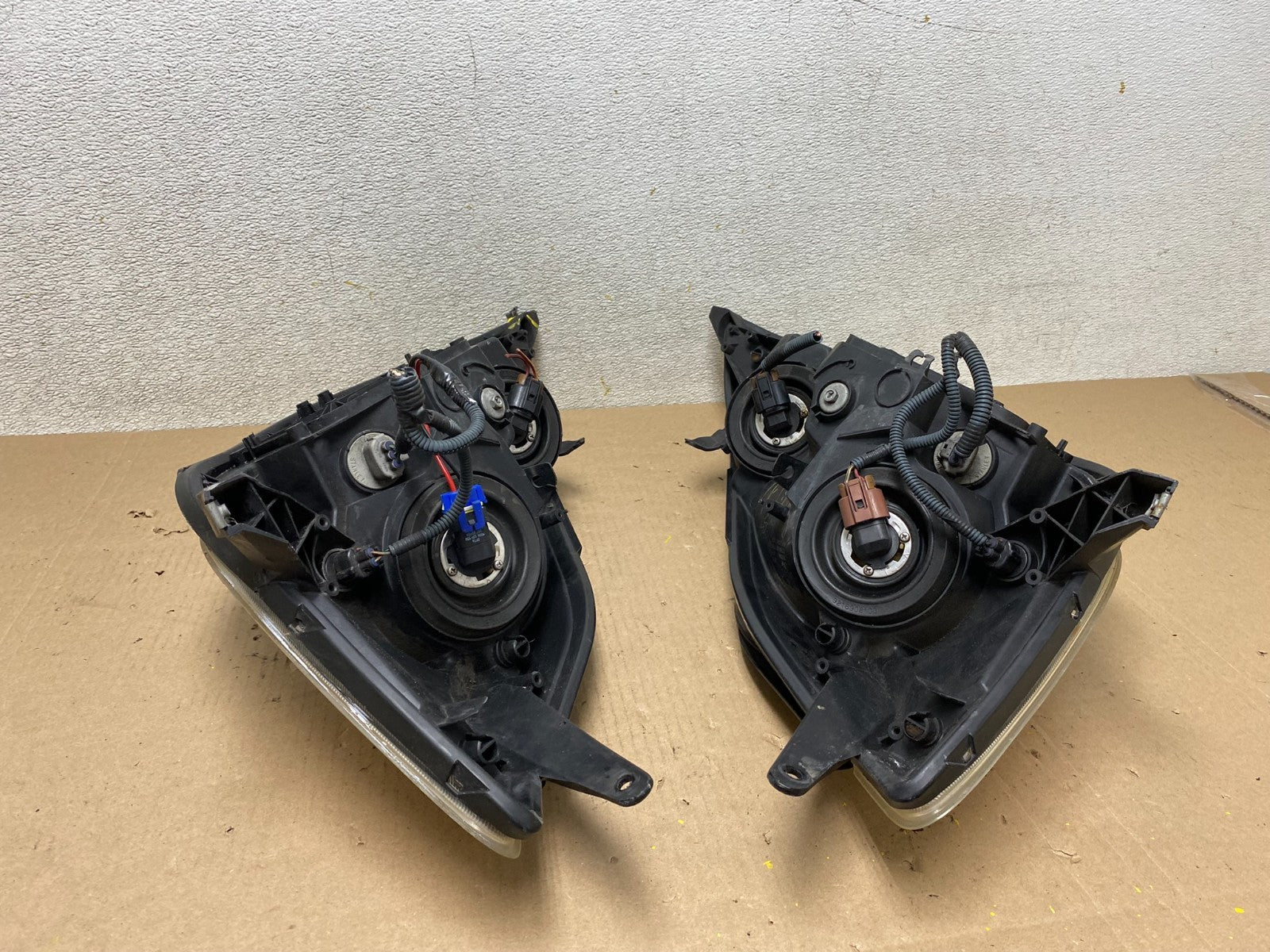 2004 2005 Toyota Sienna Left+Right Set Side Halogen Headlights R8192 DW10