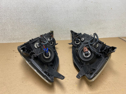 2004 2005 Toyota Sienna Left+Right Set Side Halogen Headlights R8192 DW10