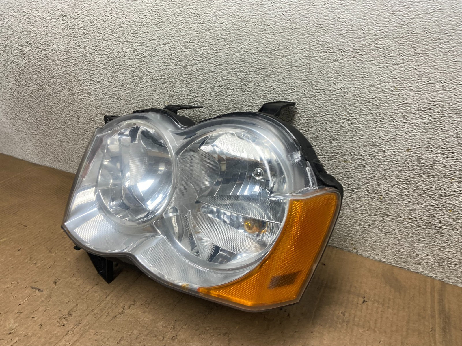 2008-2010 Jeep Grand Cherokee Left LH Driver Side Halogen Headlight AA8267 DW1