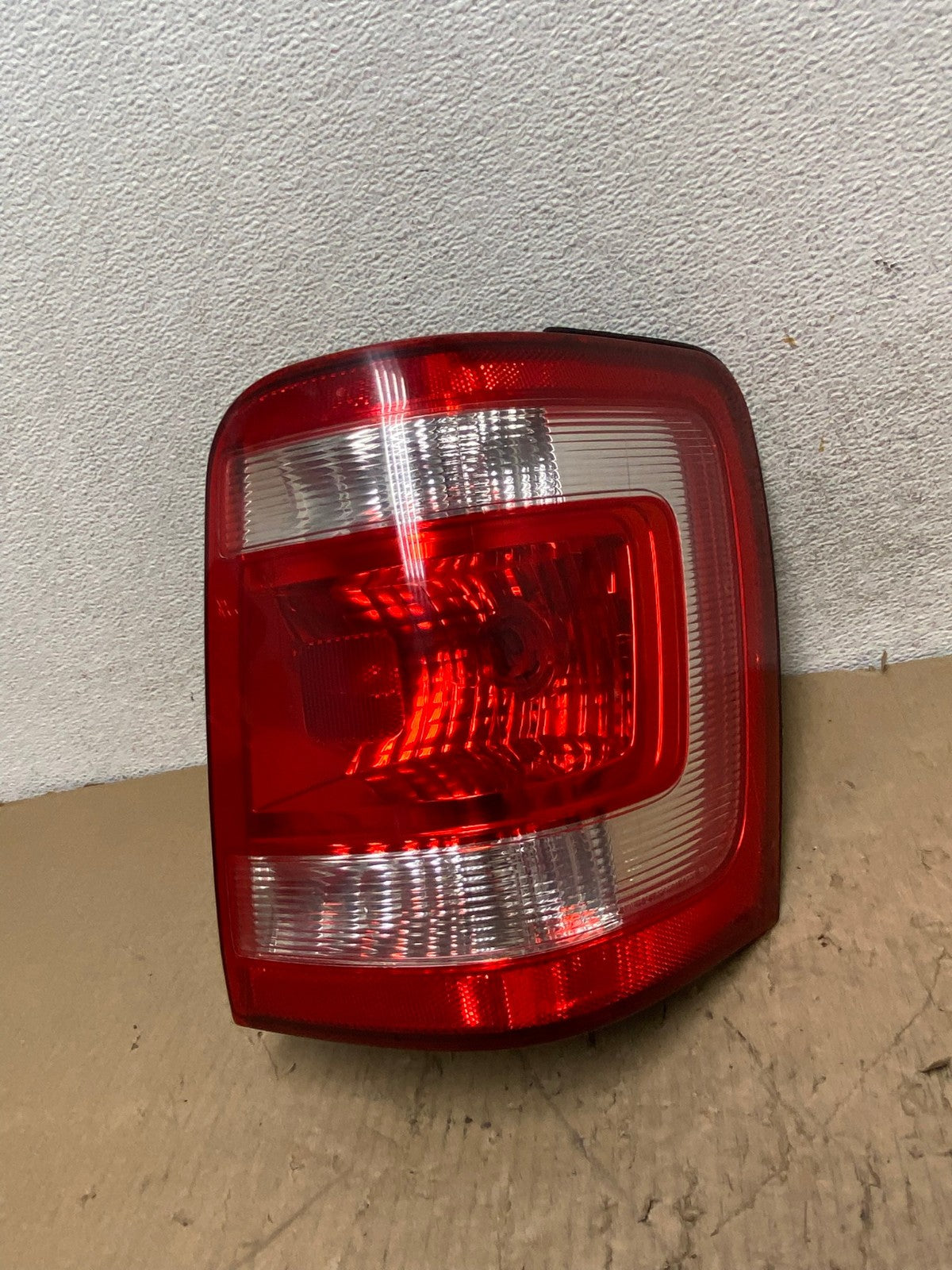 2008 to 2012 Ford Escape Right Passenger RH Side Tail Light AG8098 LK0