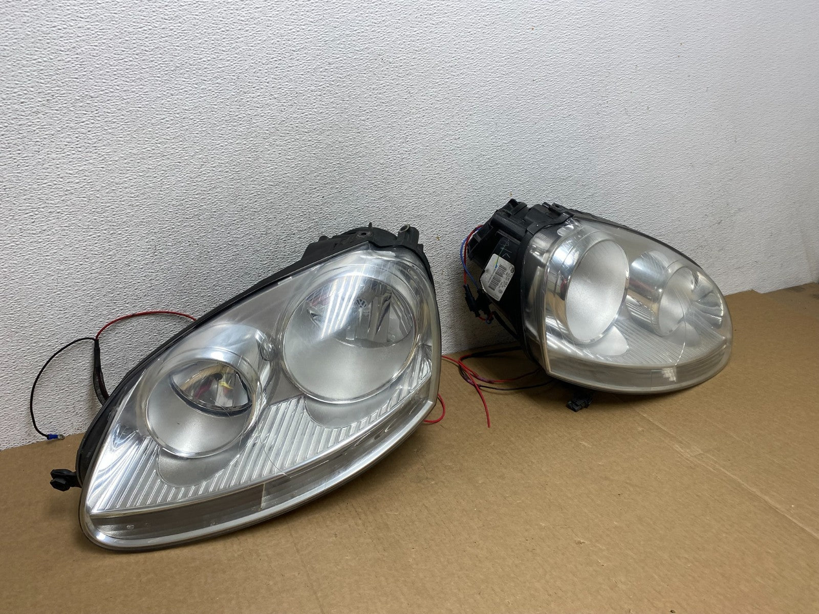2005 to 2010 Volkswagen Jetta Left+Right Side Headlights Halogen AF9501 DW2