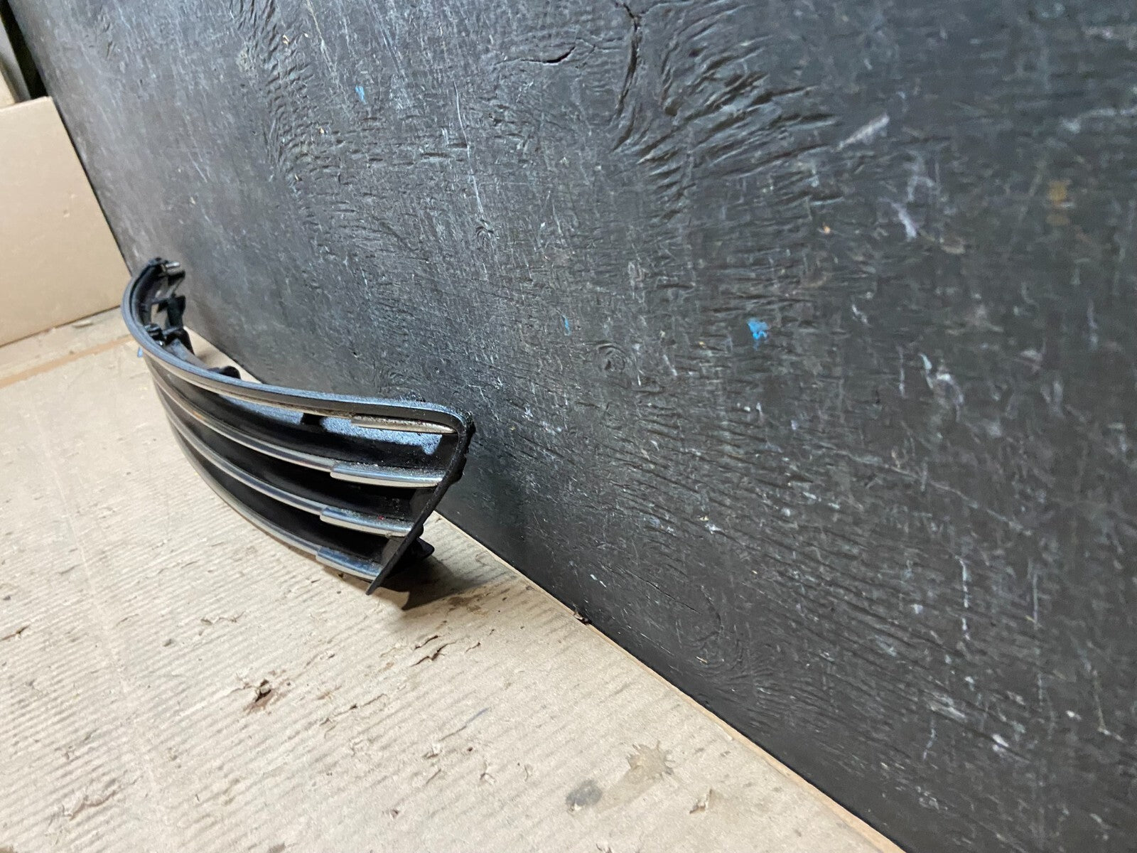2004 Lexus ES330 Front Upper Grill Grille H6644 OEM DG11