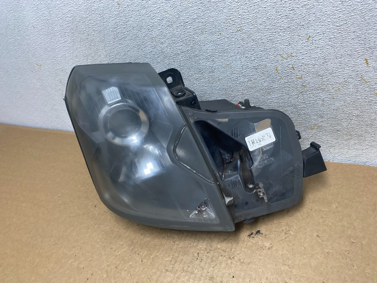 2003 to 2007 Cadillac CTS Right Passenger RH Halogen Headlight AI3492 DW1